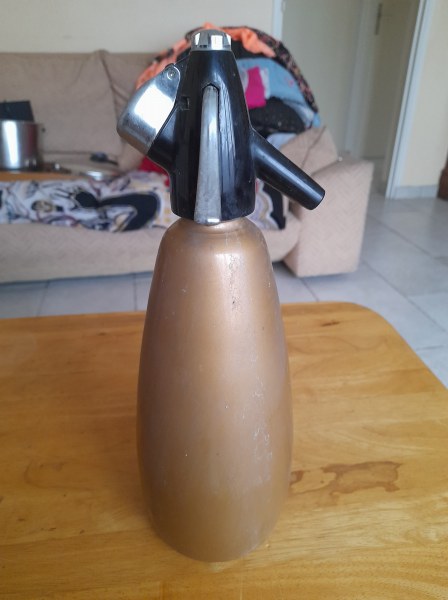 Ancien syphon couleur champagne