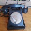 Ancien téléphone en bakélite noir