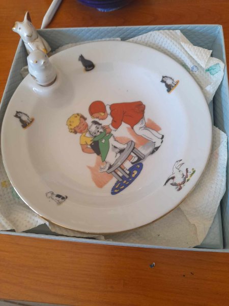 Ancienne assiette à bouillie en porcelaine