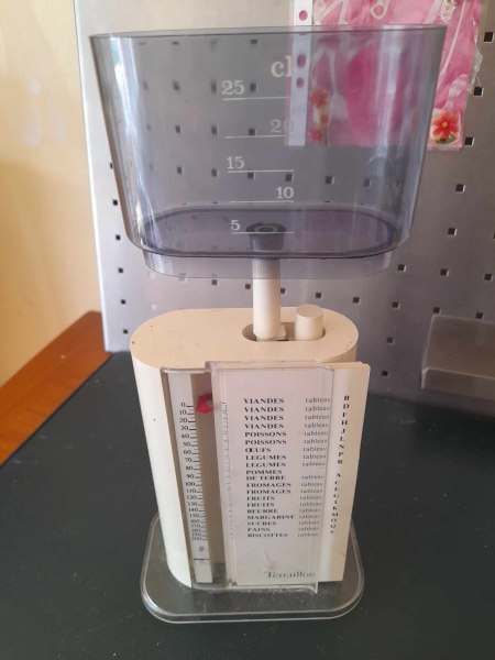 Ancienne balance de cuisine diéthétique téraillon