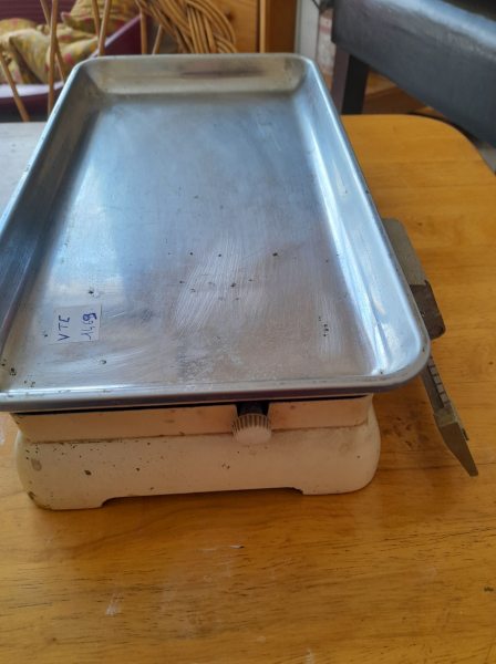 Annonce Ancienne balance de m&eacute;nage t&eacute;raillon