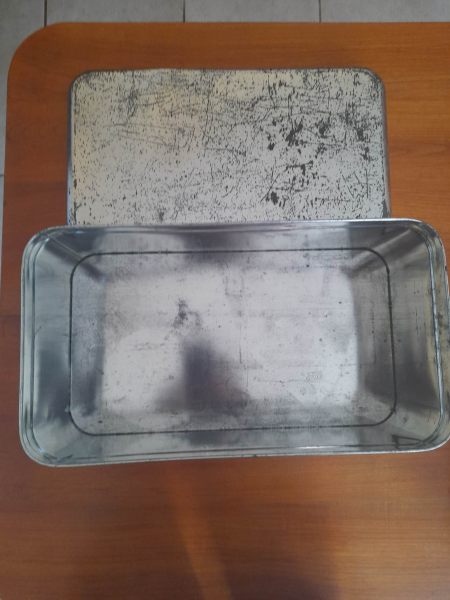 Annonce Ancienne boite m&eacute;tal  &agrave; rafraichir
