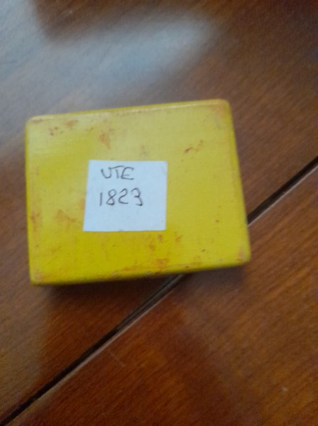 Ancienne boite m&eacute;tal "gonacrine" pas cher