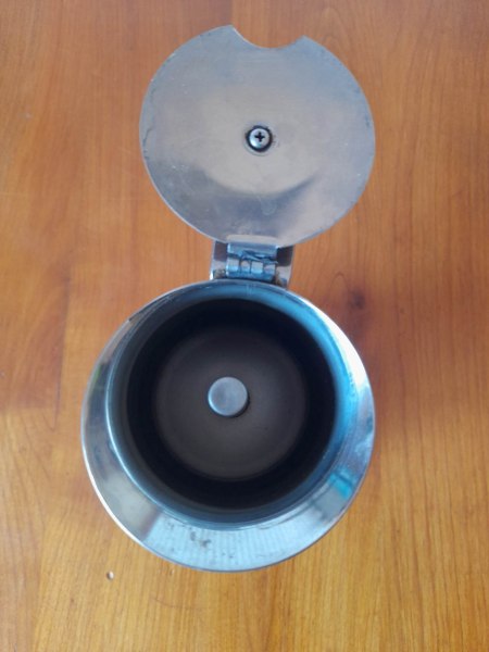 Annonce Ancienne cafeti&egrave;re &agrave; main