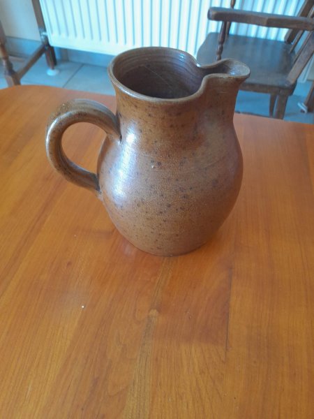 Ancienne cruche en gr&egrave;s - fait main