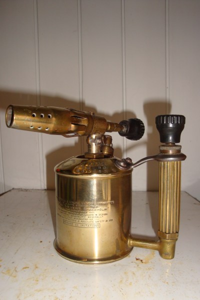 Ancienne lampe a souder