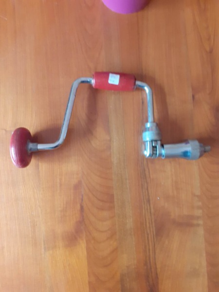 Ancienne perceuse &agrave; main