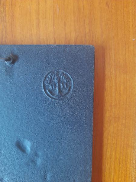 Ancienne petite plaque en fonte 1951 - naissange pas cher