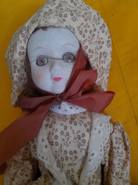 Vente Ancienne poup&eacute;e de porcelaine