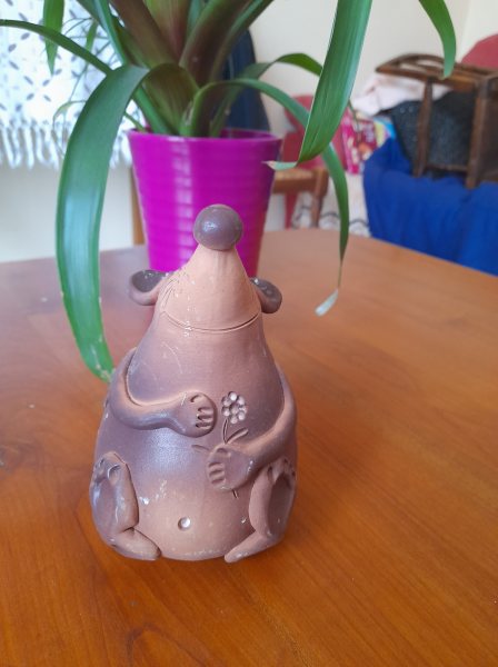 Ancienne tirelire &agrave; casser - h&eacute;rrisson"