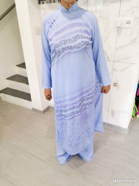 Ao dai et son pantalon taille  40/42 mauve