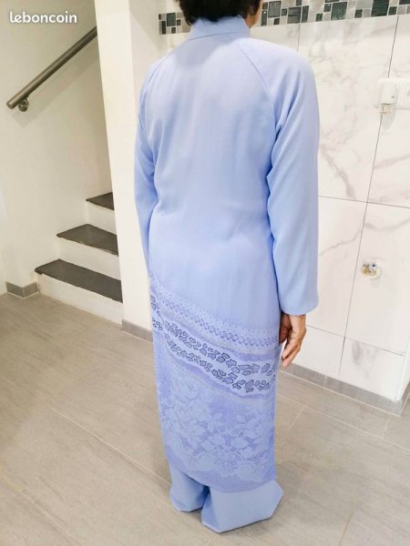 Vente Ao dai et son pantalon taille  40/42 mauve