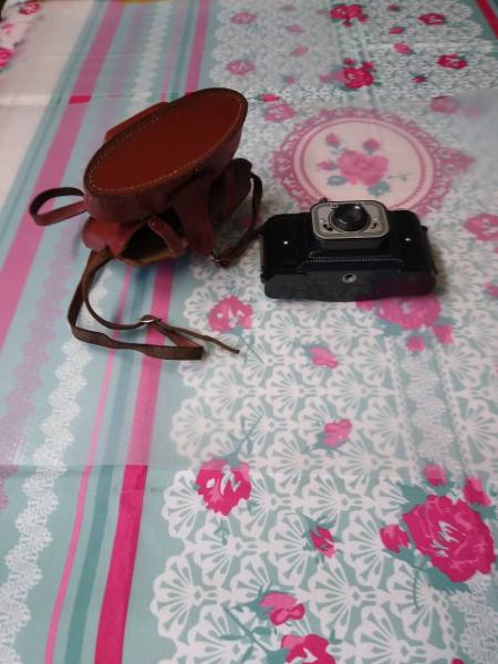 Annonce Appareil photo  etui original cuir collector 1950