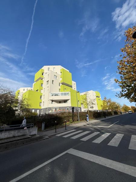 Vente Appartement 5 pi&egrave;ces 95 m&sup2; avec 3 fa&ccedil;ades