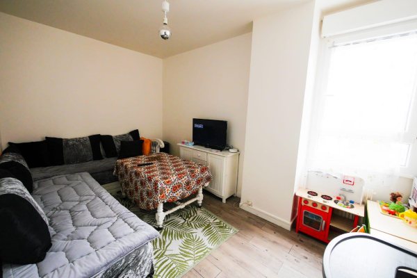 Annonce Appartement 5 pi&egrave;ces 95 m&sup2; avec 3 fa&ccedil;ades