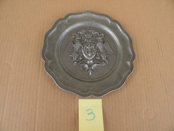 Assiette plate &eacute;tain 22 cms fleur de lys