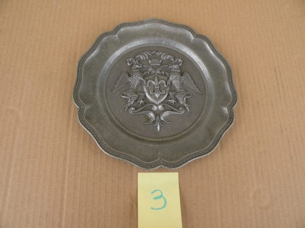 Assiette plate étain 22 cms fleur de lys