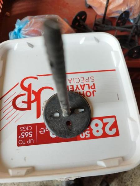 Attache isolation 15 cm : 40 pièces : 4 €