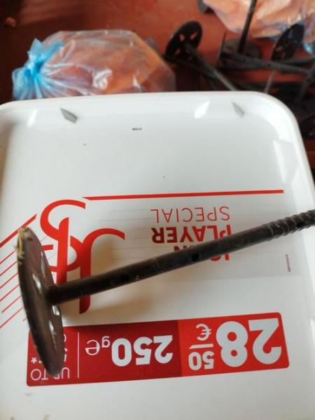 Attache isolation 15 cm : 40 pièces : 4 € pas cher