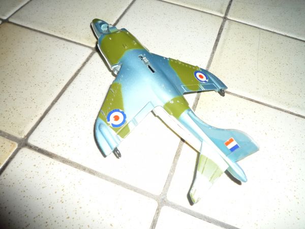 Avion dynky toys grm 722