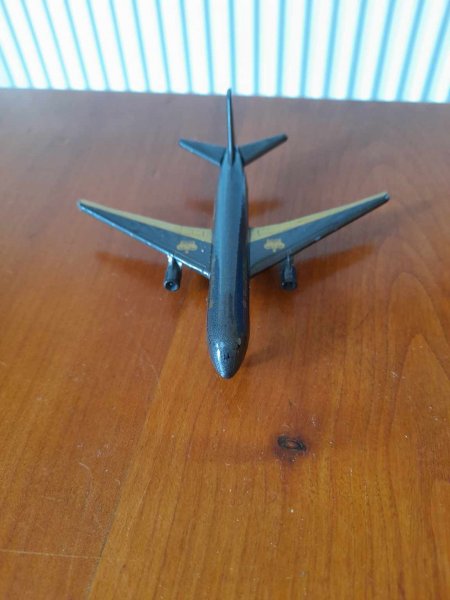 Avion miniature majorette - booing 767 tm