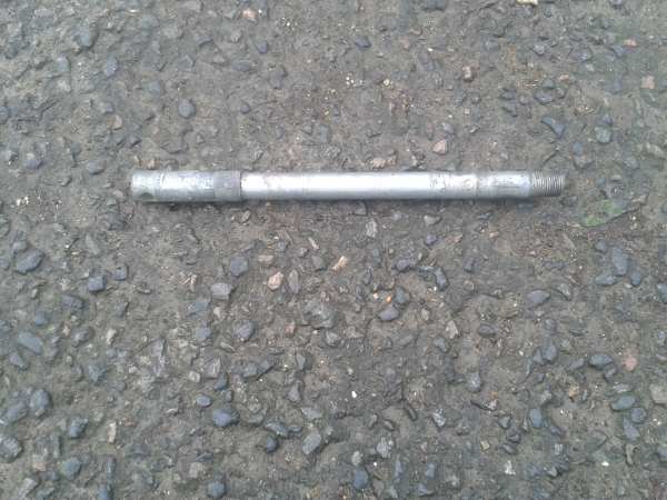 Annonce Axe roue avant 50 derby sm 2015