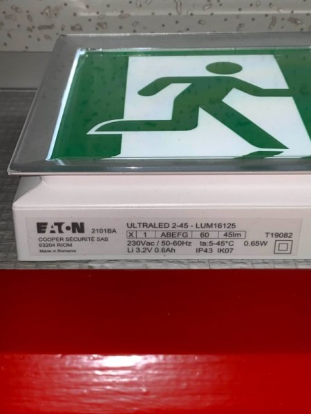 Baes blocs autonomes d'&eacute;clairage de s&eacute;curit&eacute; eaton pas cher