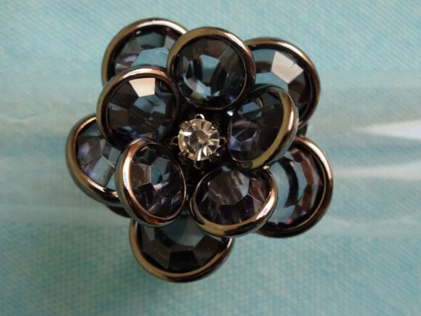 Vente Bague fleur noire