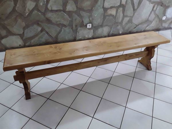 Banc en bois d'&eacute;pic&eacute;a 180