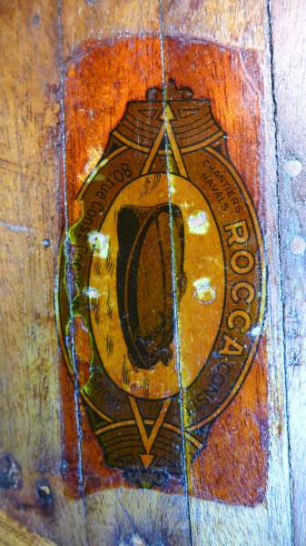 Bateau hors bord en acajou vernis pas cher