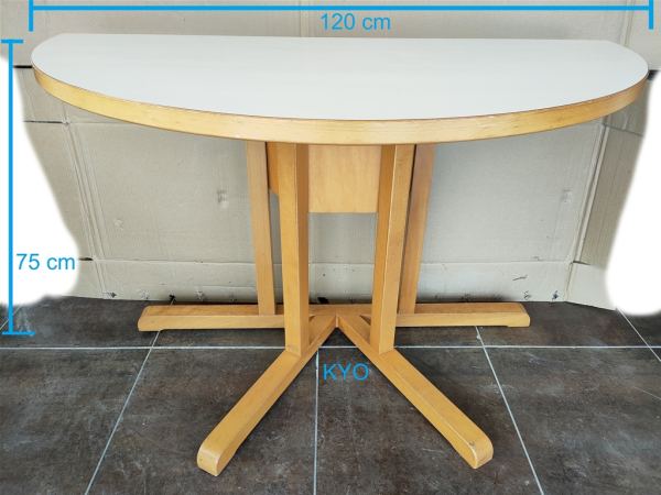 Baumann france, table ronde demi-lune bois naturel