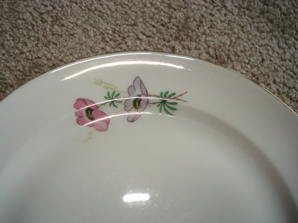 Annonce Beau service 42 pi&egrave;ces porcelaine vintage 1965