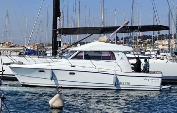 Beneteau antares 10.80
