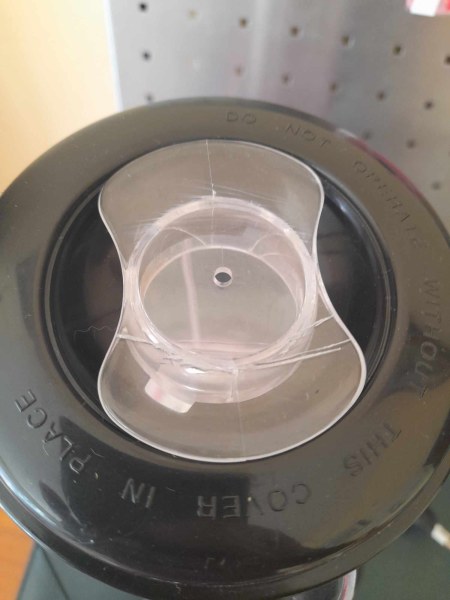 Annonce Blender 600 ml - rouge et bol en plastique