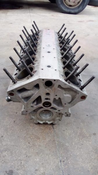 Bloc moteur ferrari 365 gtc4