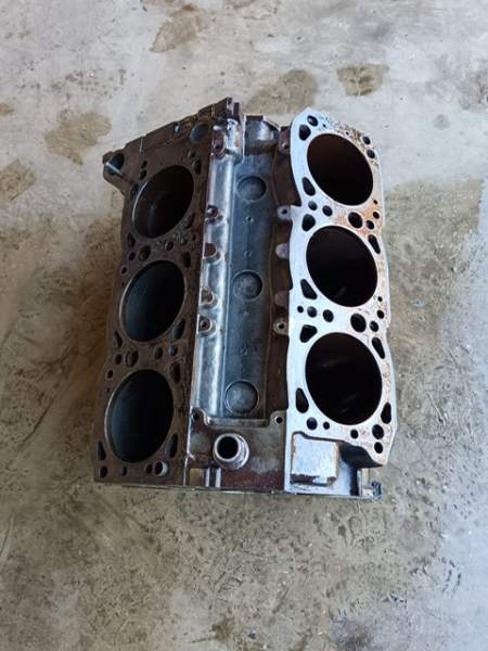 Bloc moteur fiat 130 3.2
