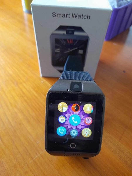 Bluetooth montre connectée smartwatch q18