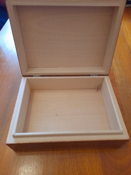 Vente Boite &agrave; bijoux en bois "chalet dans la montagne" d