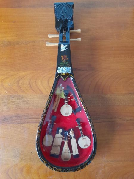 Boite &agrave; ombre pour mandoline chinoise laqu&eacute;e noire