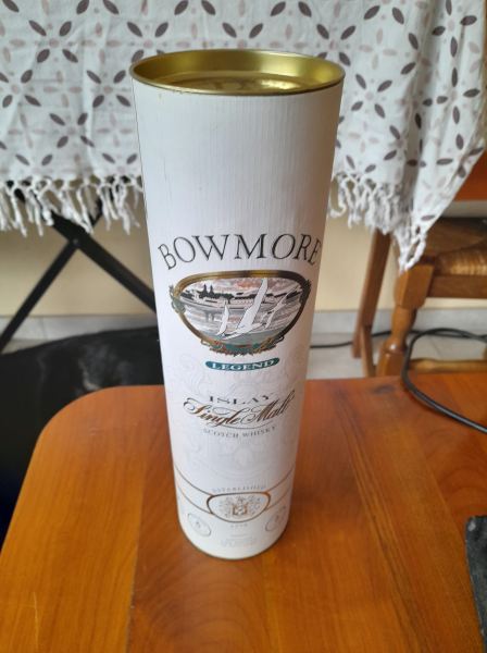 Boite carton et m&eacute;tal vide whisky bowmore legend