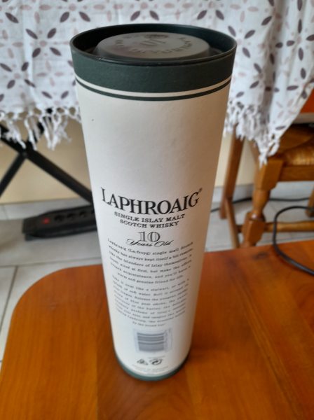 Vente Boite carton et m&eacute;tal vide whisky laphroaig