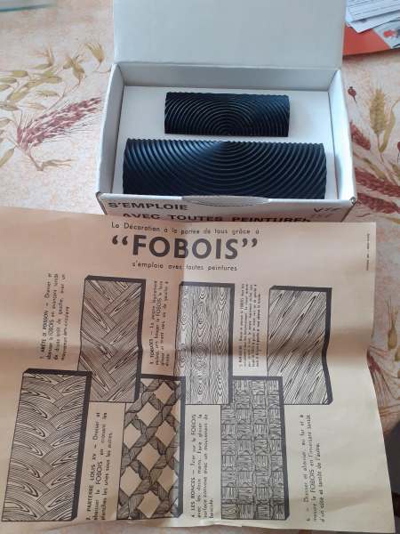 Boite de 2 peignes d&eacute;coration fobois