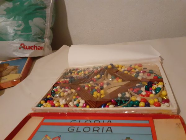 Boite de perle en bois " gloria "