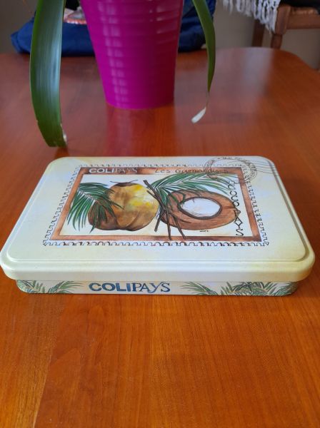 Bo&icirc;te en m&eacute;tal publicitaire colipays -