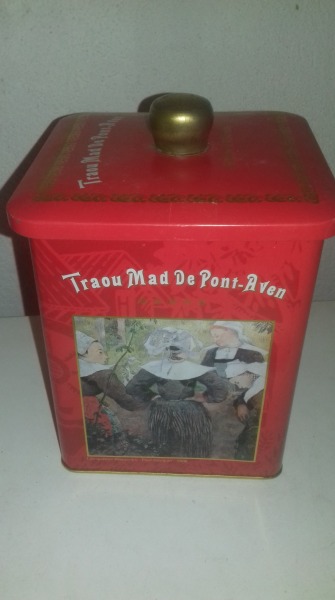 Boite en m&eacute;tal traou mad de pont aven