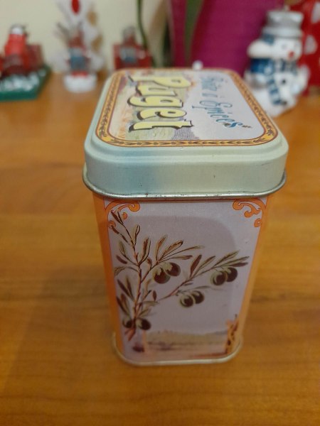 Annonce Boite m&eacute;tal &agrave; &eacute;pices puget