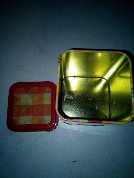 Vente Boite m&eacute;tal publicitaire - boite vide