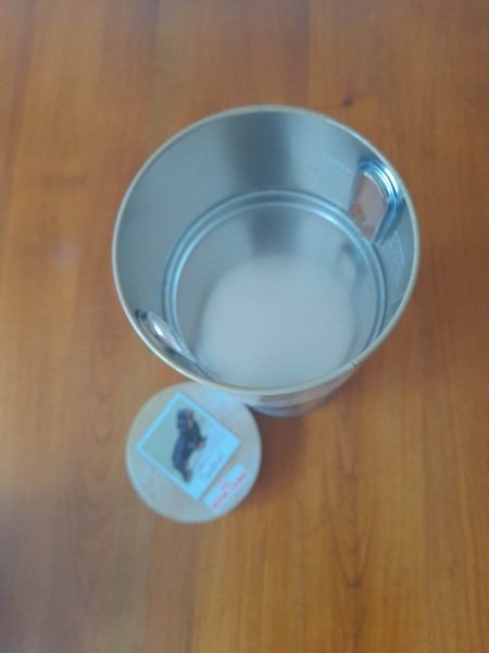 Boite m&eacute;tal publicitaire royal canin pas cher