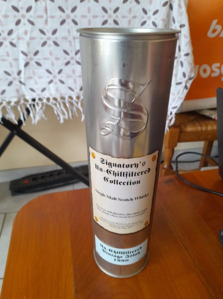 Boite m&eacute;tal vide whisky signatory's