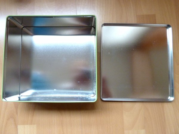 Boite tintin et milou estampill&eacute;e herge pas cher